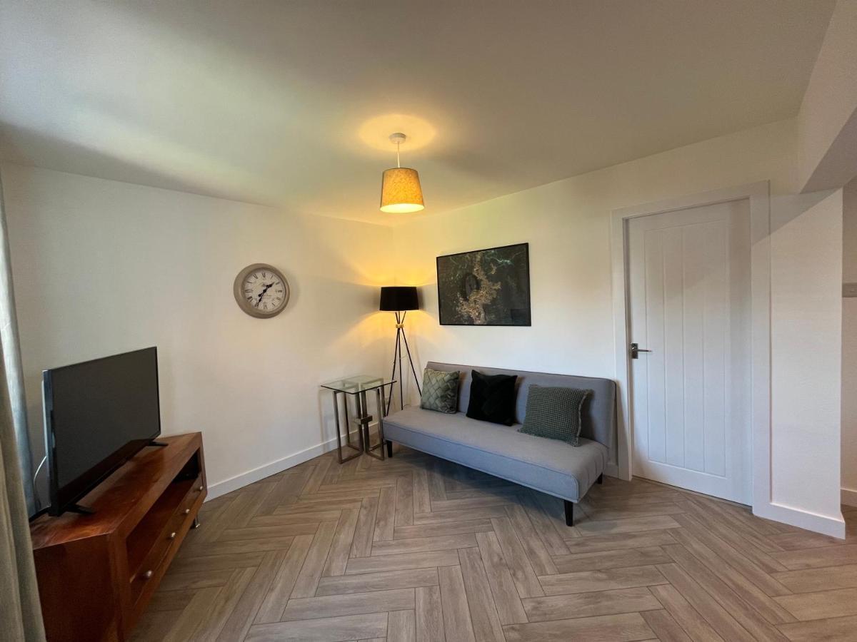 Contemporary 1 Bedroom Apartment Нормантон Экстерьер фото